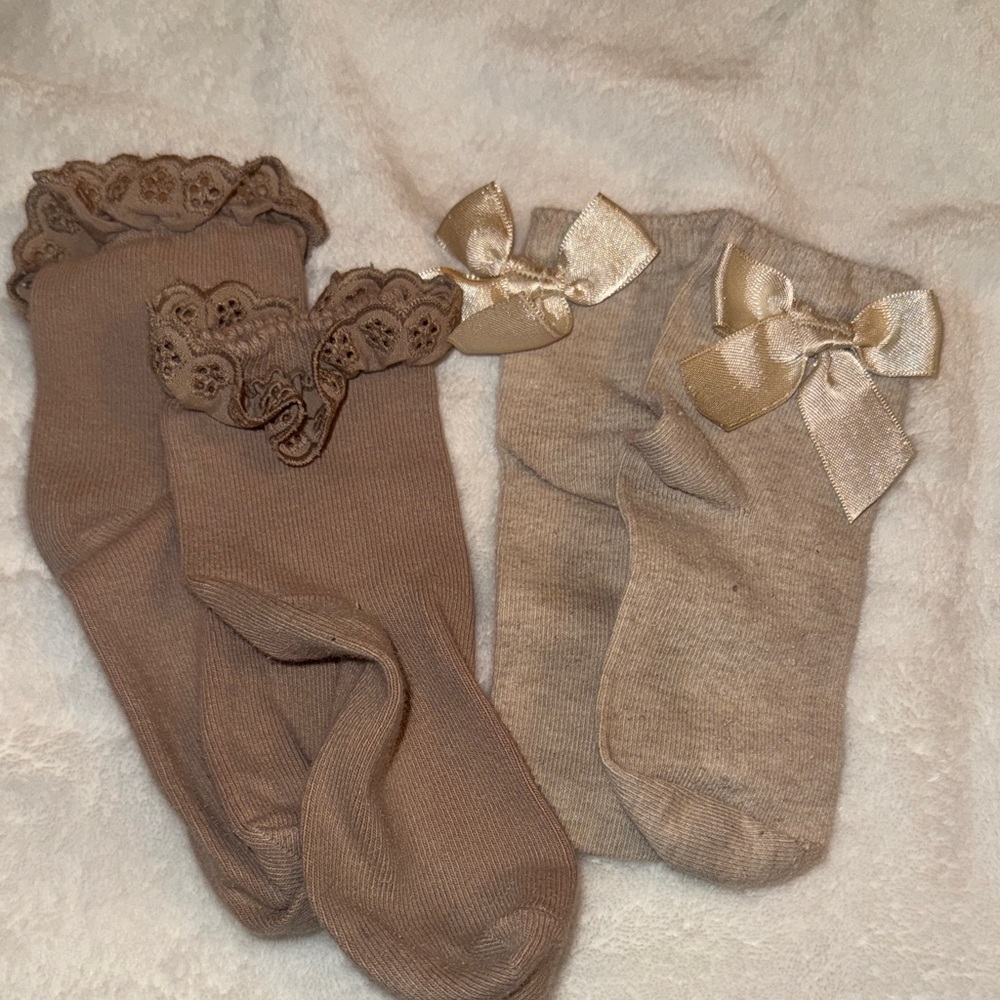 Lace and Bow Accent Socks Set